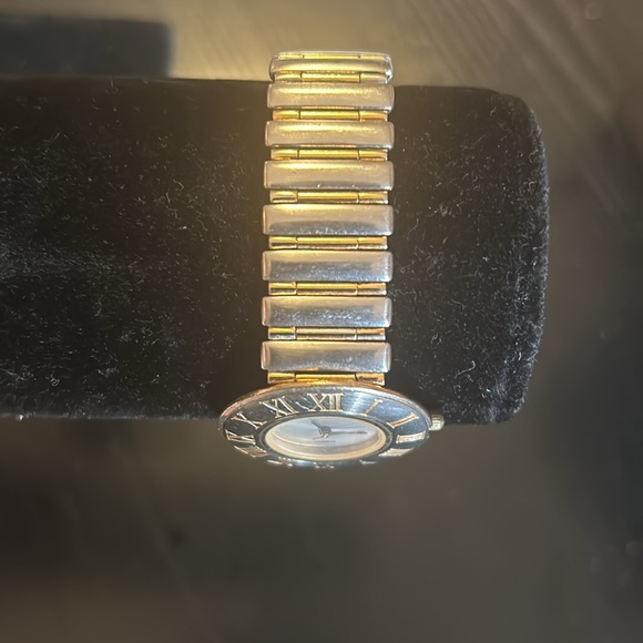 Saks Fifth Avenue, two tone vintage watch. Pre-loved in good condition. - Picture 5 of 6